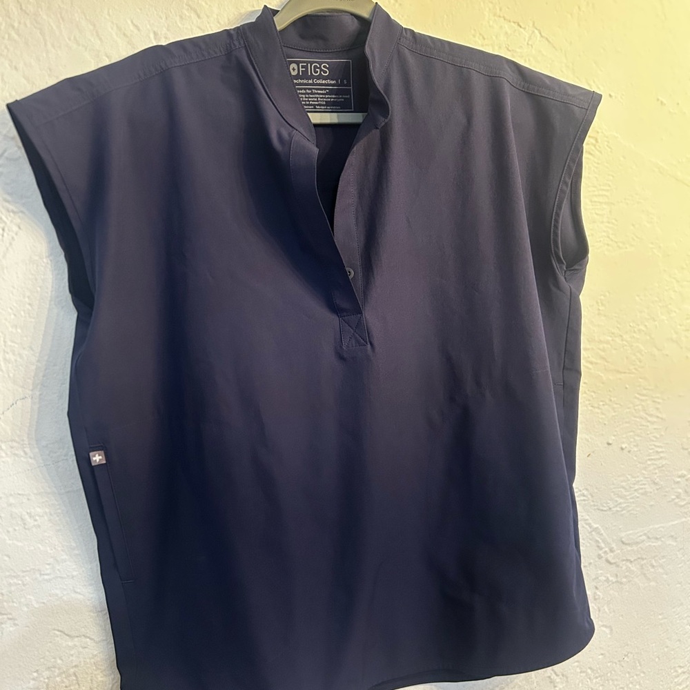 Figs Navy Rafaela Scrub Top Small